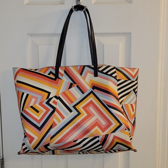 Tory Burch Tote - Picture 3 of 7